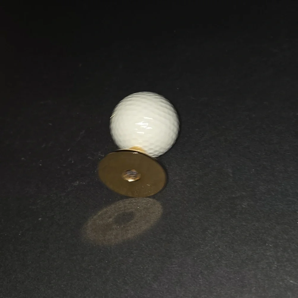 c BEAUTIFUL VINTAGE RUMOURS GOLF BALL QUARTZ CLOCK 2 1/2 TALL BRASS BASE